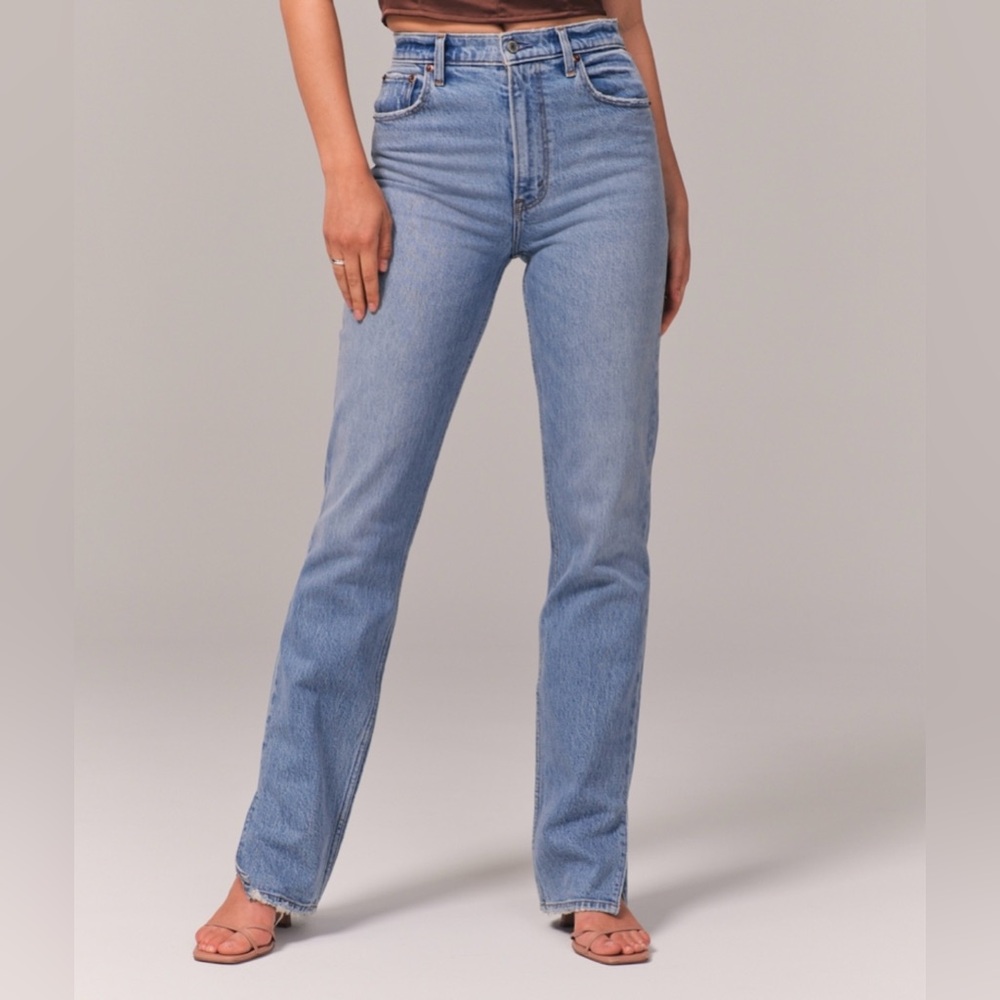Abercrombie 90’s Straight Ultra High Rise